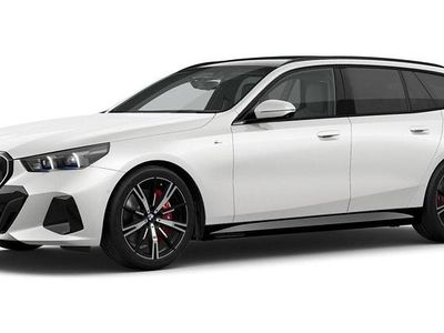 Weiß Gebraucht 2025 BMW 540 Comfort Edition Kombi | 71.795 € (Fairer Preis)