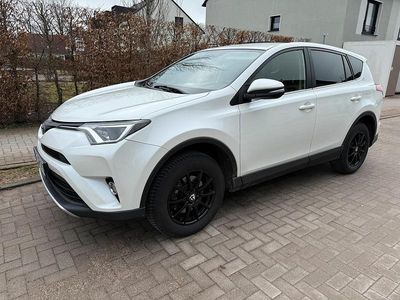 Gebraucht Toyota RAV4 142 PS (104 kW) 2016 Weiß SUV