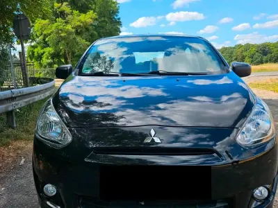 Gebraucht Mitsubishi Space Star 71 PS (52 kW) 2015 Schwarz Kleinwagen