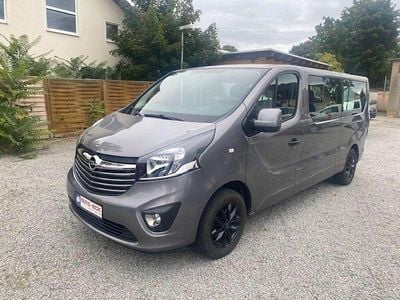 Gebraucht Opel Vivaro 125 PS (91 kW) 2018 Granitgrau/cassiopea silver Van / Kleinbus