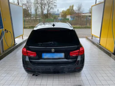 Gebraucht BMW 320 Advantage 184 PS (135 kW) 2017 Schwarz Kombi