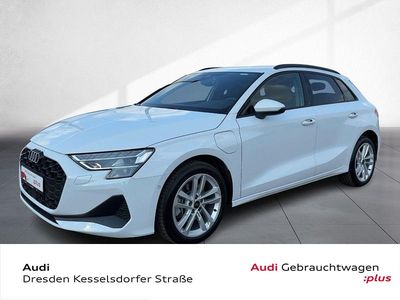 Gebraucht Audi A3 Sportback e-tron Ambiente 204 PS (150 kW) 2025 Gletscherweiß metallic Kleinwagen
