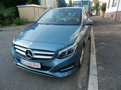 Mercedes B220