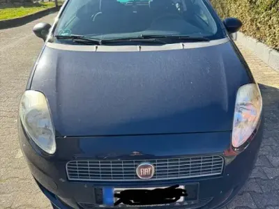 Second-hand Fiat Grande Punto 65 CP (47 kW) 2009 Albastru Hatchback