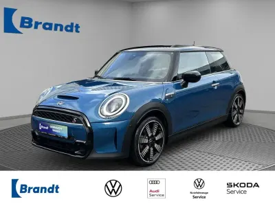 Używany Mini Cooper S Classic 178 KM (130 kW) 2023 Niebieski Hatchback