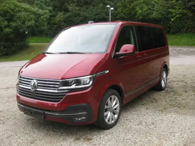 Gebraucht VW Multivan Pro 199 PS (146 kW) 2021 Rot Van / Kleinbus