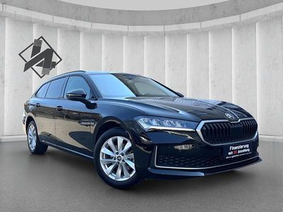 Gebraucht Skoda Superb 150 PS (110 kW) 2025 Ebony schwarz metallic Kombi