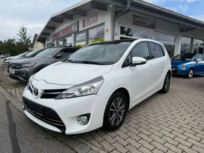 Gebraucht Toyota Verso Skyview Edition 111 PS (81 kW) 2014 Super white 2 Van / Kleinbus