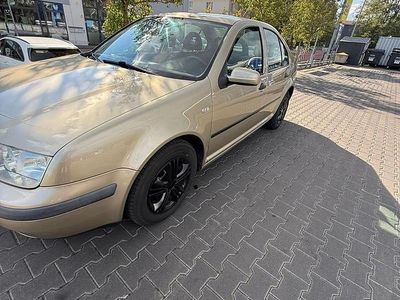 Gebraucht VW Bora 115 PS (84 kW) 2001 Gold Limousine