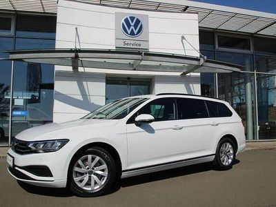 Gebraucht VW Passat Basis 150 PS (110 kW) 2021 Weiß Kombi