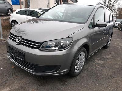 Grau Gebraucht 2010 VW Touran Van / Kleinbus | 6.150 € (Fairer Preis)