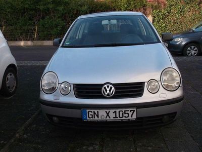 Silber Gebraucht 2002 VW Polo Highline Limousine | 650 €