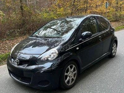 Gebraucht Toyota Aygo 68 PS (50 kW) 2010 Schwarz Kleinwagen