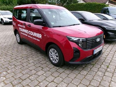 Fantastic red tc Gebraucht 2025 Ford Tourneo Courier Trend Van / Kleinbus | 23.450 € (Fairer Preis)