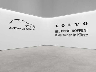 Używany Volvo XC40 Plus 163 KM (119 kW) 2024 Niebieski SUV