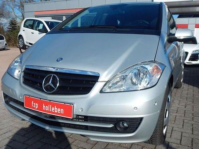 Gebraucht Mercedes A180 116 PS (85 kW) 2011 Polarsilber  metalliclack Kleinwagen