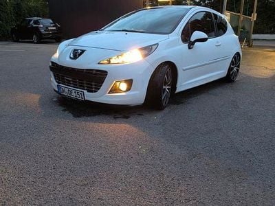 Weiß Gebraucht 2009 Peugeot 207 RC Limousine | 3.200 € (Fairer Preis)