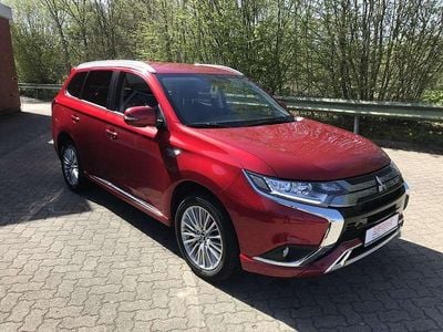Second-hand Mitsubishi Outlander P-HEV Basis 224 CP (164 kW) 2020 Roșu SUV