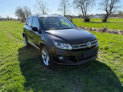 Gebraucht VW Tiguan LOUNGE 150 PS (110 kW) 2016 Schwarz SUV