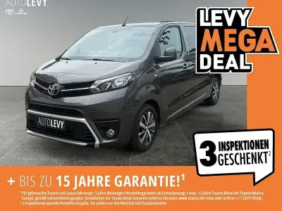 Gebraucht Toyota Proace Verso Team 177 PS (130 kW) 2022 Grau Kombi