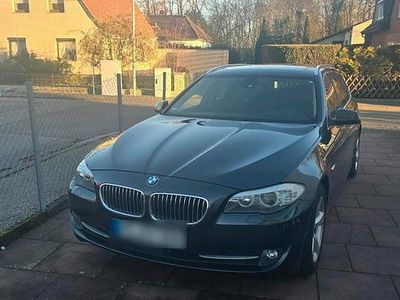 Gebraucht BMW 530 Sport Line 258 PS (189 kW) 2011 Grau Kombi