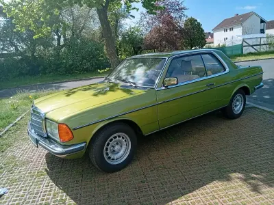 Gebraucht Mercedes 230 109 PS (80 kW) 1978 Grün Coupé