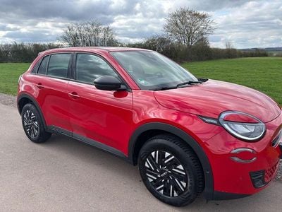 Gebraucht Fiat 600 101 PS (74 kW) 2024 Rot SUV