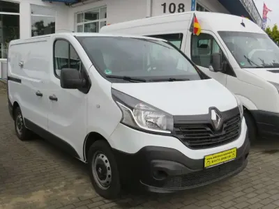 Gebraucht Renault Trafic Komfort 120 PS (88 kW) 2016 Gletscherweiss Van / Kleinbus