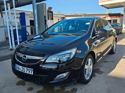 Usata Opel Astra Edition 179 CV (131 kW) 2010 Nero Berlina