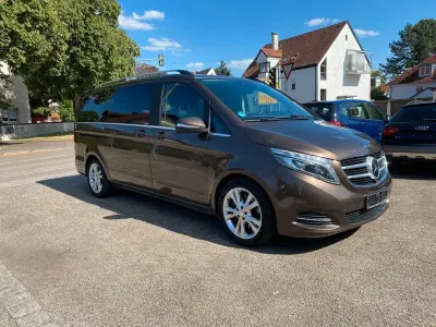 Gebraucht Mercedes V250 Avantgarde Edition 190 PS (139 kW) 2015 Braun Van / Kleinbus