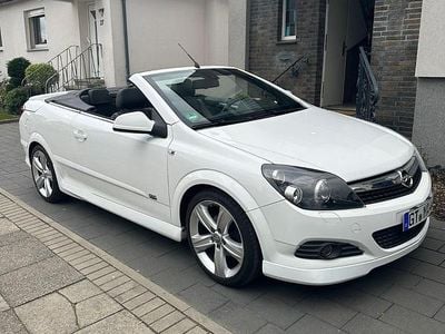 Gebraucht Opel Astra Cabriolet 140 PS (102 kW) 2010 Weiß Cabrio