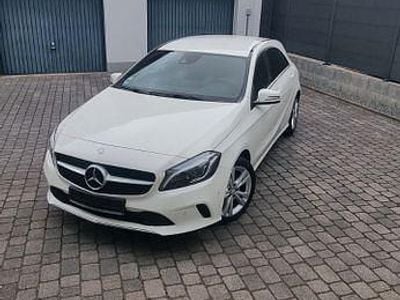 Usata Mercedes A180 Urban 122 CV (89 kW) 2017 Bianco Berlina