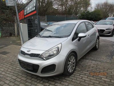 Gebraucht Kia Rio Edition 7 86 PS (63 kW) 2013 Silber Limousine