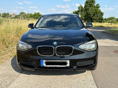 gebraucht BMW 116 i, EZ 08/2013, 83.000 km, Schaltgetriebe, Klima, 8 Reifen