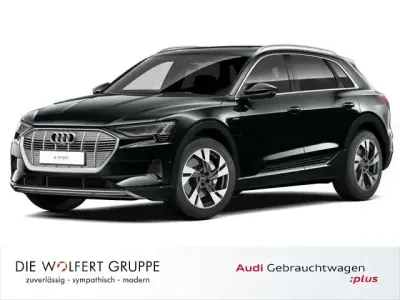Gebraucht Audi e-tron Ambiente 300 kW (408 PS) 2022 Mythosschwarz metallic SUV