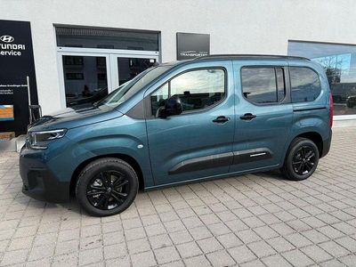 Neu Citroën Berlingo Shine 131 PS (96 kW) 2025 Grün Van / Kleinbus