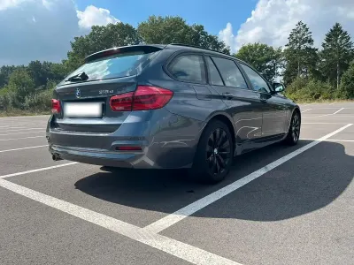 Gebraucht BMW 318 Sport Line 150 PS (110 kW) 2015 Grau Kombi