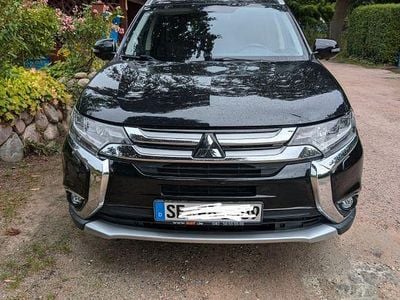 Gebraucht Mitsubishi Outlander Edition 150 PS (110 kW) 2017 Schwarz SUV