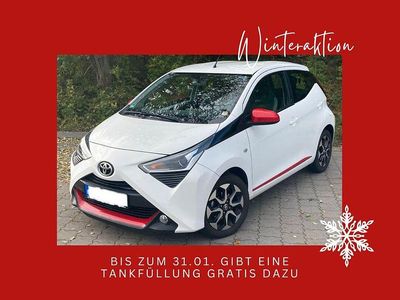 Weiß Gebraucht 2020 Toyota Aygo Team Kleinwagen | 13.000 € (Fairer Preis)