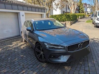 Second-hand Volvo V60 Inscription 190 CP (139 kW) 2020 Gri Break