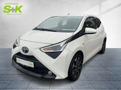 Gebraucht Toyota Aygo Team 72 PS (52 kW) 2020 Pianosaweiß Kleinwagen