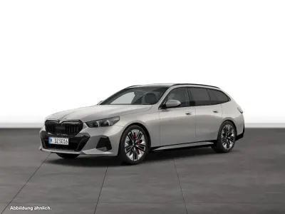 Gebraucht BMW 540 286 PS (210 kW) 2025 Oxidgrau metallic Kombi