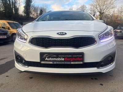 Gebraucht Kia Ceed Sportswagon DREAM-TEAM Edition 101 PS (74 kW) 2016 (wd) carraraweiss Kombi