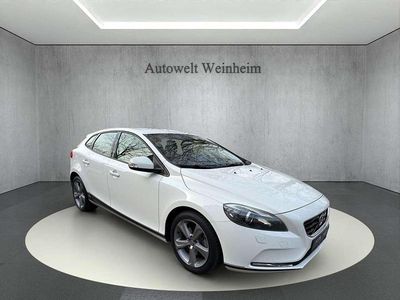 Usata Volvo V40 120 CV (88 kW) 2014 Bianco Berlina