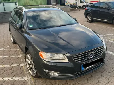 Używany Volvo V70 Summum 215 KM (158 kW) 2014 Zielony Kombi