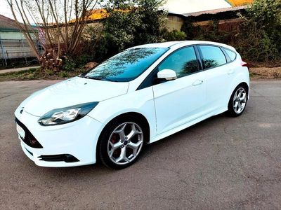 Usata Ford Focus ST 250 CV (183 kW) 2013 Bianco Berlina