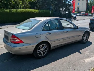 Gebraucht Mercedes C180 143 PS (105 kW) 2003 Limousine