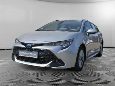 Usata Toyota Corolla Business Edition 140 CV (102 kW) 2024 Argento Station wagon