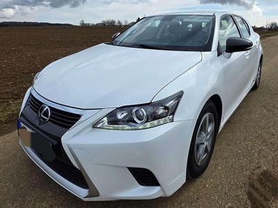 Lexus CT200h