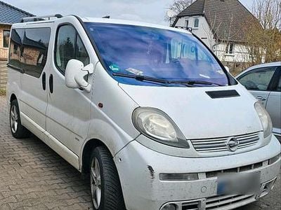 Second-hand Opel Vivaro 135 CP (99 kW) 2003 Alb Monovolum
